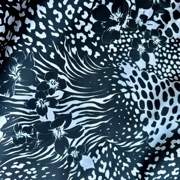 LulaRoe Shirley Kimono in Monochrome Animal Print – Dressy Jacket - Size M - Picture 5 of 11